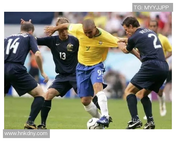 足球明星中谁才是真正的王者谁能称霸绿茵场的巅峰之战