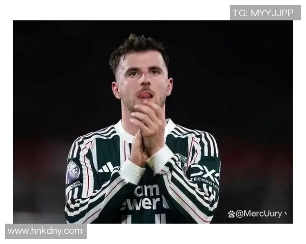 揭秘足球明星黑色衬衫背后的故事与时尚魅力