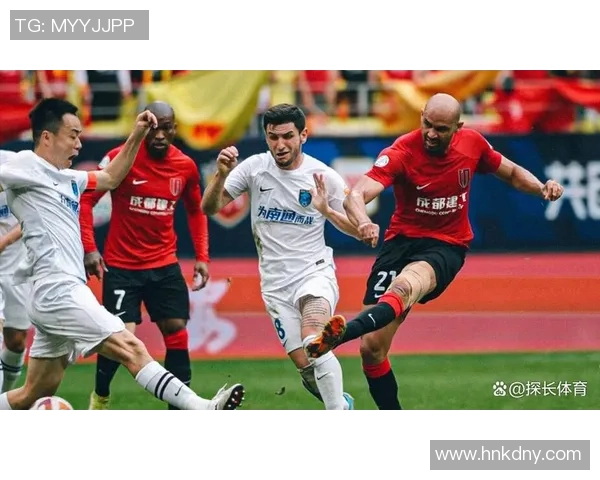 成都足球队在选拔赛中以70分稳居积分榜首位展现强劲实力