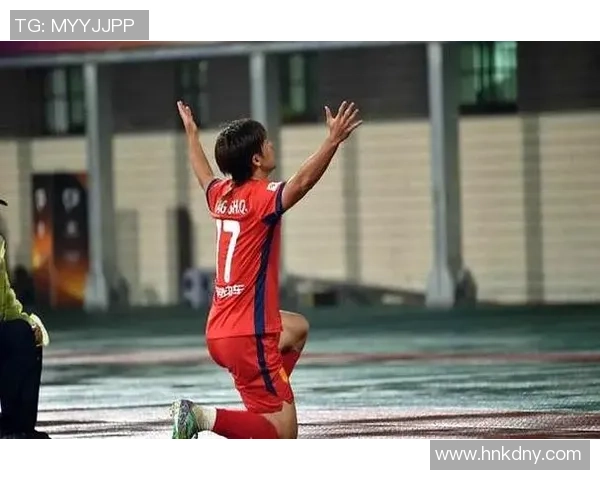 足球明星追忆母亲温暖瞬间与成长之路的感人故事 足球明星追忆母亲温暖瞬间与成长之路的感人故事